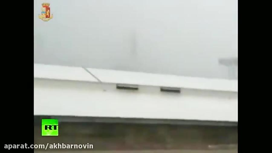 لحظه‌ی فروریختن مرگبار پل در ایتالیا