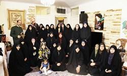 دختران خیابان انقلاب، مهمان خانواده شهید مدافع امنیت